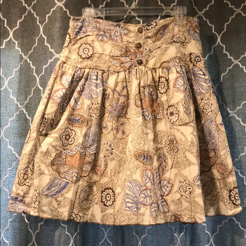 PROMOD PAISLEY SKIRT W/ BUTTON DETAIL